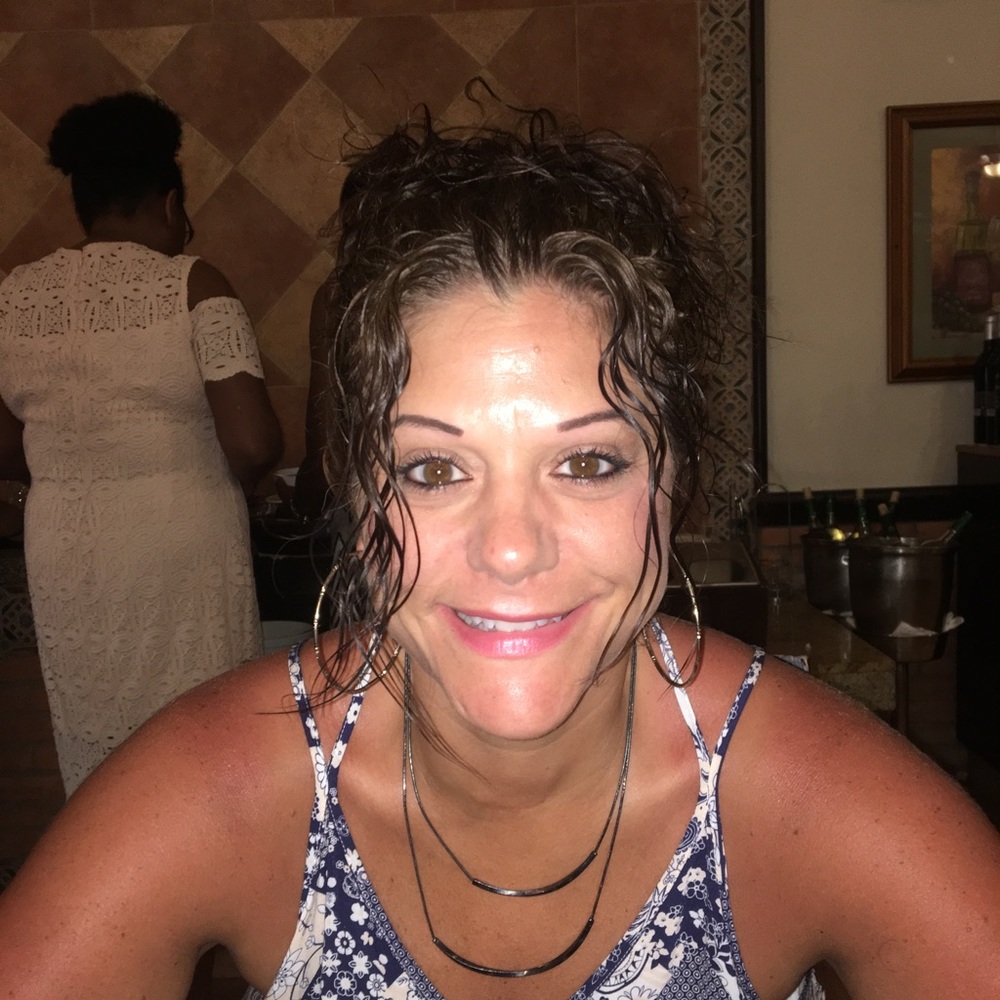 Meet your Posher, Angela